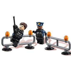 DC Comics LEGO UK 70915 Two Face Double Demolition Construction Toy - Image 8