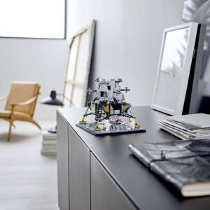 LEGO Creator NASA Apollo 11 Lunar Lander Set 10266 - Image 5