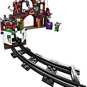LEGO Super Heroes: Dynamic Duo Funhouse Escape Set 6857- box creased - 7/10 condition - Image 6