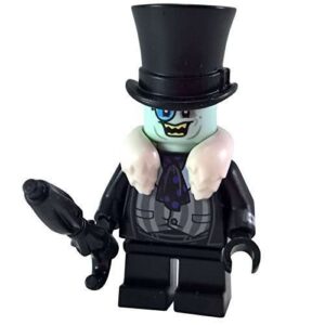 LEGO Batman Movie The Penguin White Fur Collar Minifigure from 70909 - Image 1
