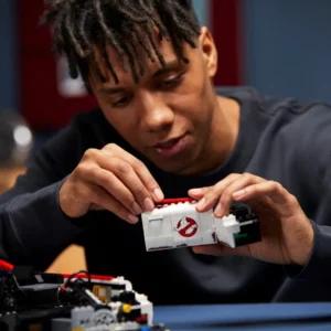 LEGO Creator Expert Ghostbusters ECTO-1 Set 10274 - Image 20