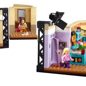 LEGO Creator Expert The Friends Apartments Set 10292 - Image 3