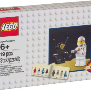 LEGO Classic Spaceman Minifigure Set 5002812 - Image 1