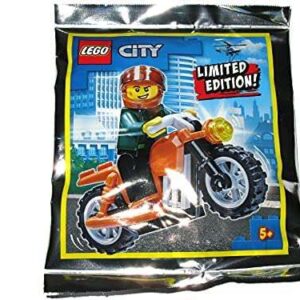 LEGO City Detective on Motorbike Foil Pack 952010 - Image 1