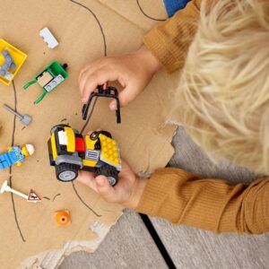 LEGO City Roadwork Truck Set 60284 - Image 4