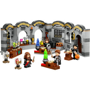 LEGO Harry Potter Hogwarts Castle: Potions Class 76431 - Image 2