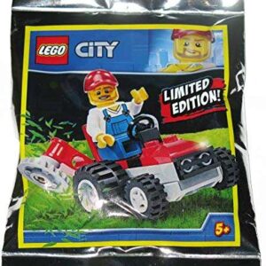 LEGO City Gardener with Lawn Mower Minifigure Foil Pack Set 951903 - Image 1