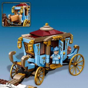 LEGO Harry Potter Beauxbatonsï¾’ Carriage: Arrival at Hogwarts Set 75958 - Image 3