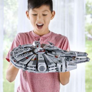 LEGO Star Wars Millennium Falcon Set 75105 - Image 5