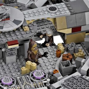 LEGO Star Wars Millennium Falcon Set 75105 - Image 8